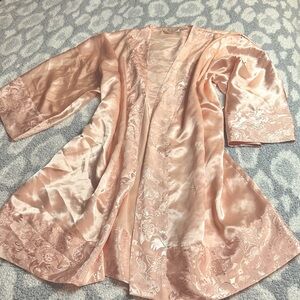 VNTG VS Baby Pink Gold Label Robe (O/S)